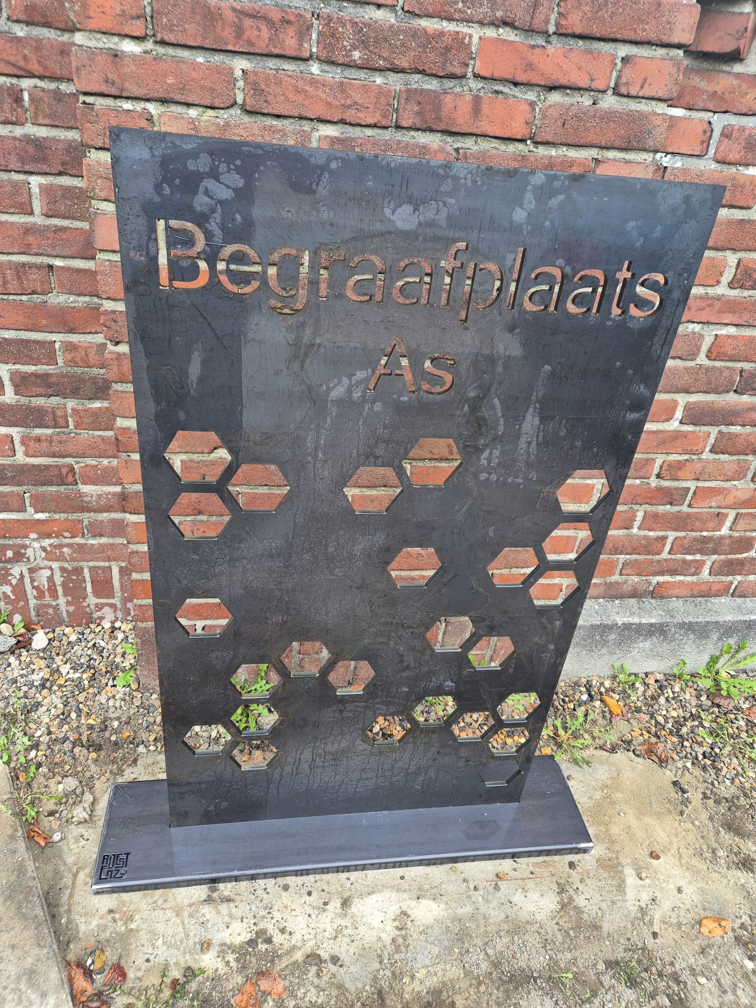 Cortenstaal naambord Begraafplaats