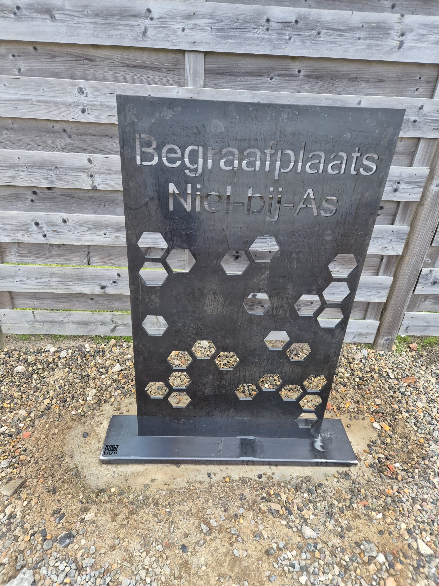 Cortenstaal naambord Begraafplaats