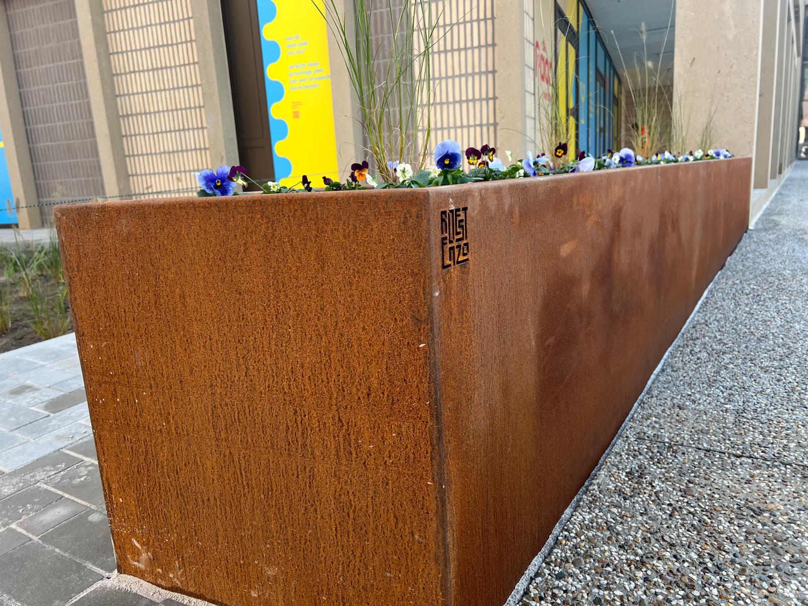 Bloembakken openbare ruimte parking